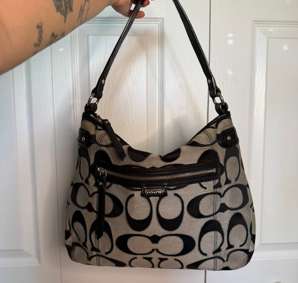 Coach F23918 Daisy Convertible Hobo Shoulder Bag